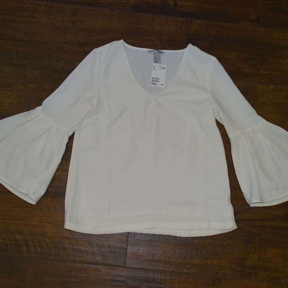 Bell sleeve top